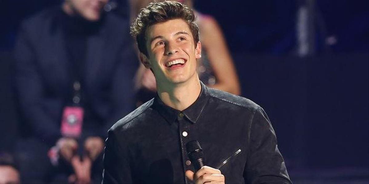 Spevák Shawn Mendes ponúkol video k akustickej verzii piesne Mercy
