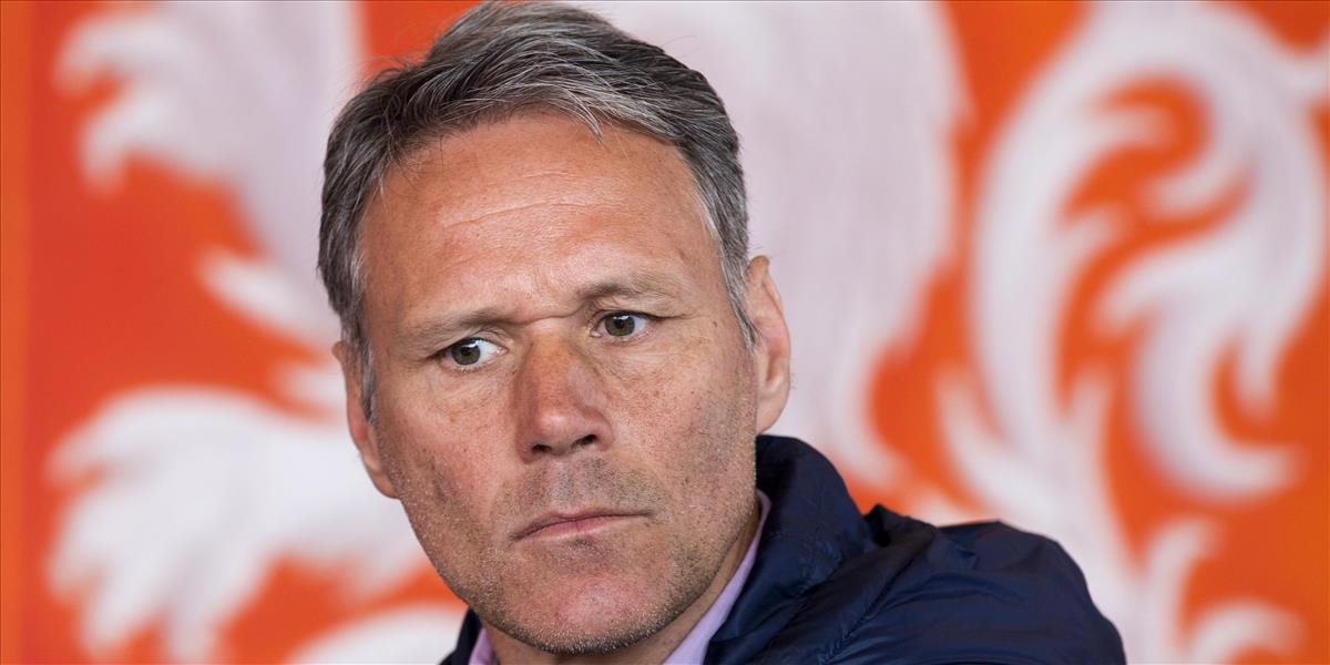 Van Basten očakáva od hráčov lepšie správanie voči rozhodcom