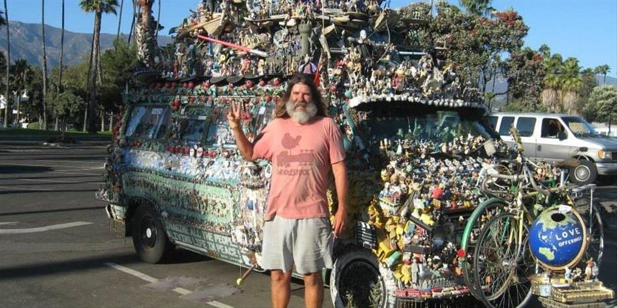 FOTO Profesionálny hippie cestuje po svete a šíri lásku, zarába poriadny balík