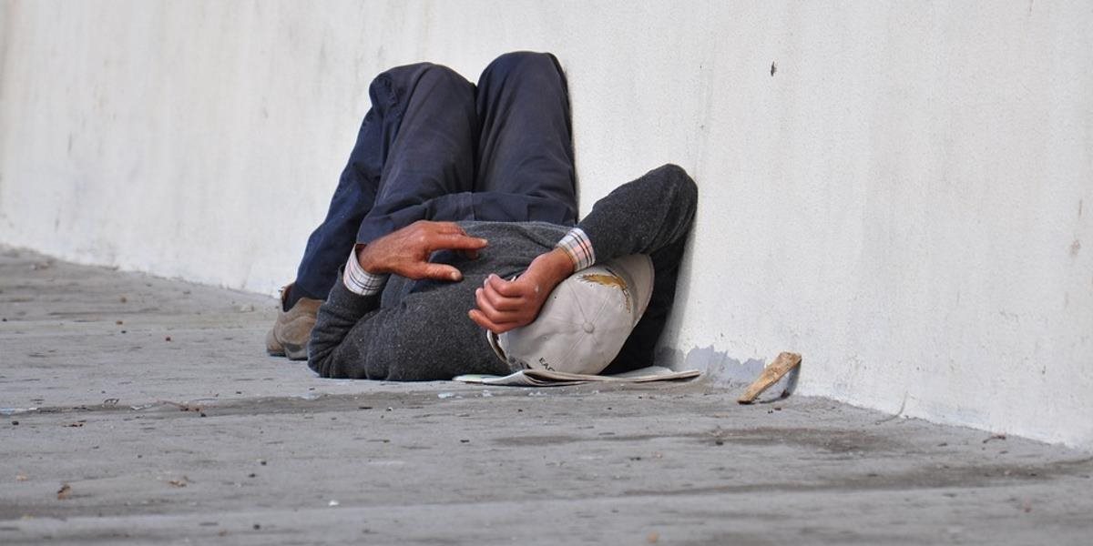 V nemeckom Aachene zaútočili na spiaceho Slováka nožom: Skončil v nemocnici