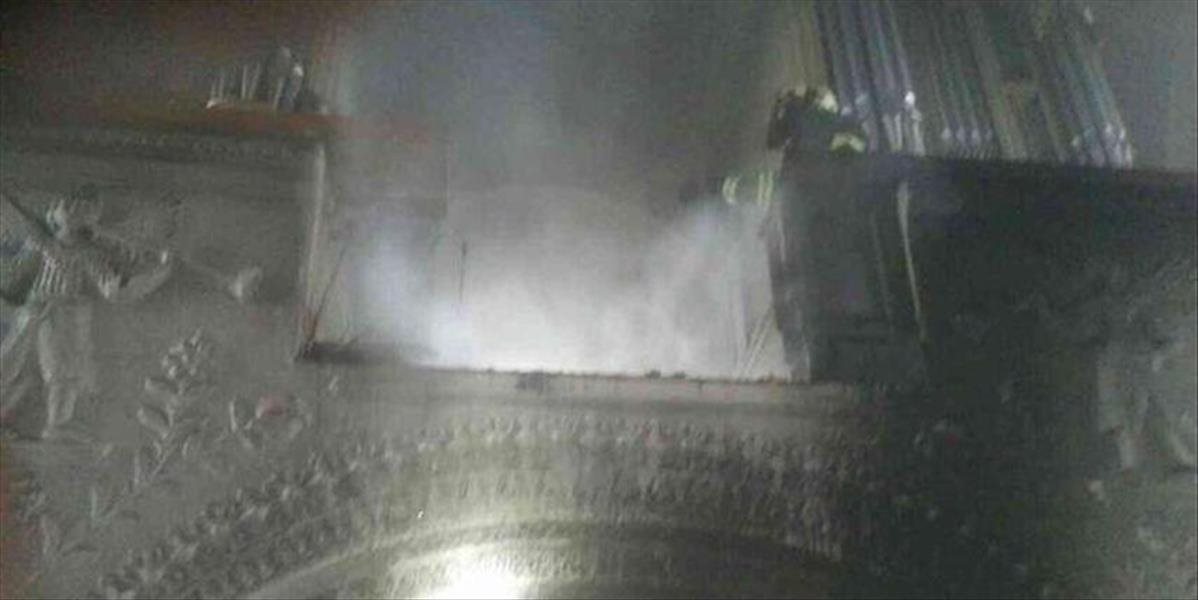 Požiar v evanjelickom kostole v obci Hybe likvidovalo desať hasičov
