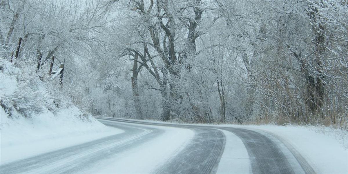 Vodiči pozor! Meteorológovia varujú pred vetrom, snehovými jazykmi a závejmi