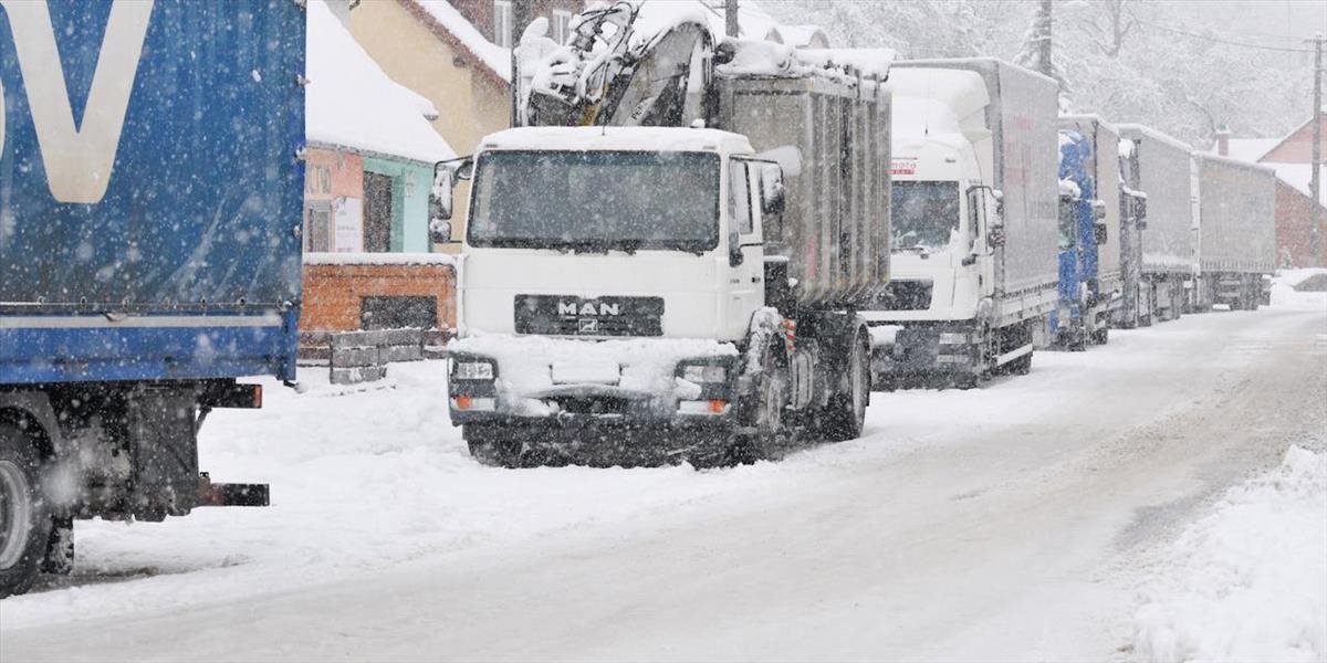 Silné sneženie skomplikovalo dopravu na juhu Grécka