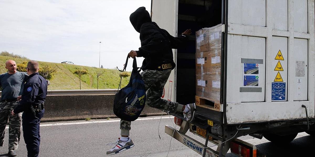 V Belgicku našli v dvoch kamiónoch skrývajúcich sa migrantov
