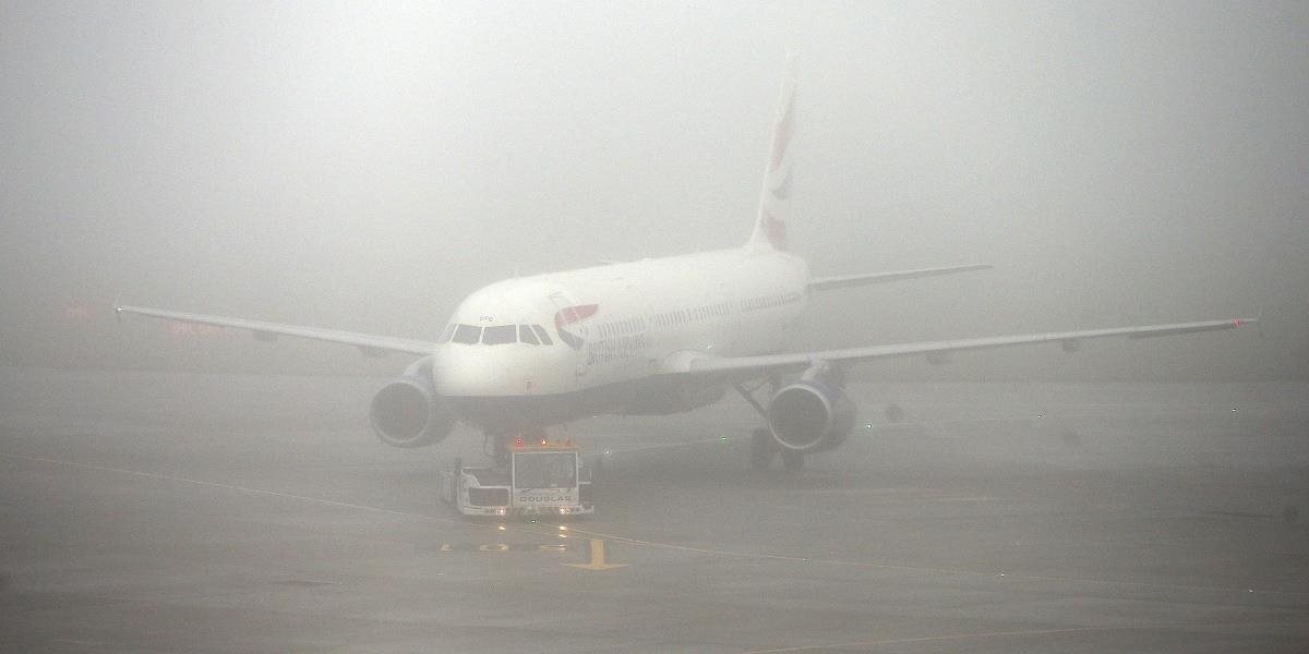 Pre hustú mrznúcu hmlu museli v Londýne zrušiť niekoľko letov