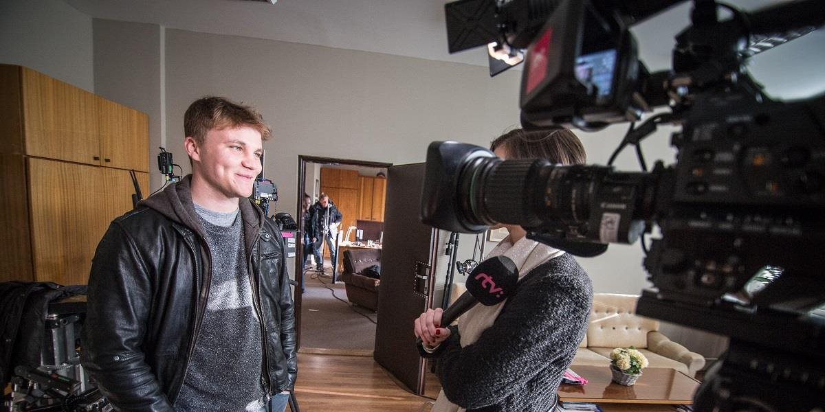 Herec Robert Hájek jedáva na Nový rok šošovicu