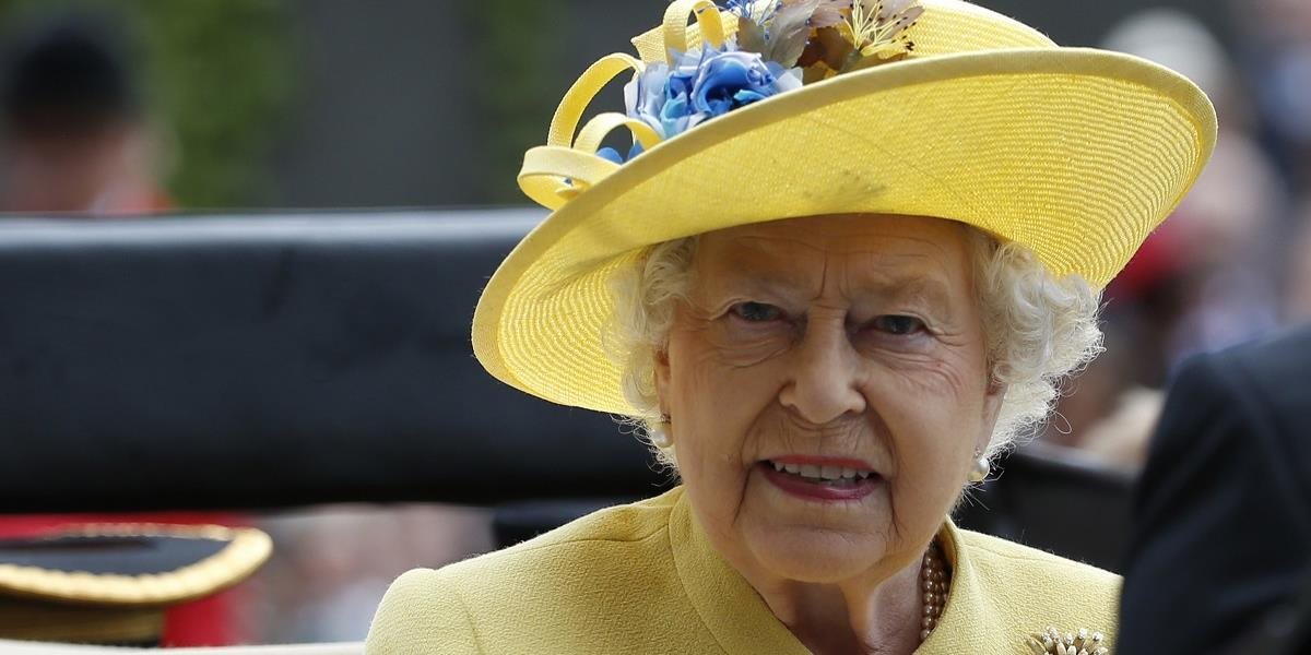 Britská kráľovná bude aj na budúci rok udeľovať čestné tituly