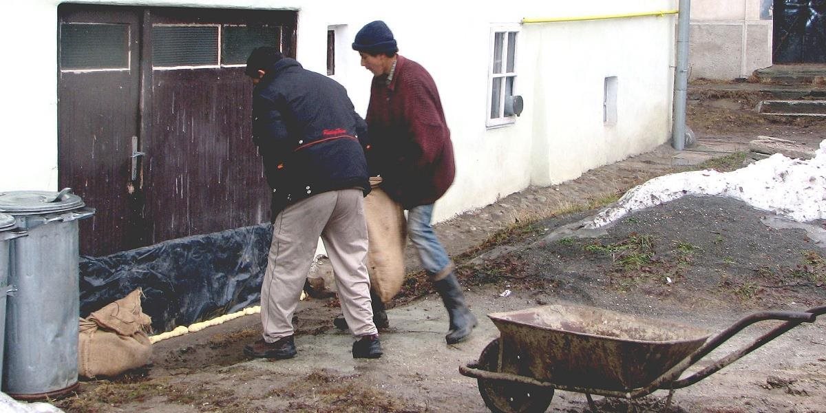 V niektorých okresoch hrozia ľadové povodne