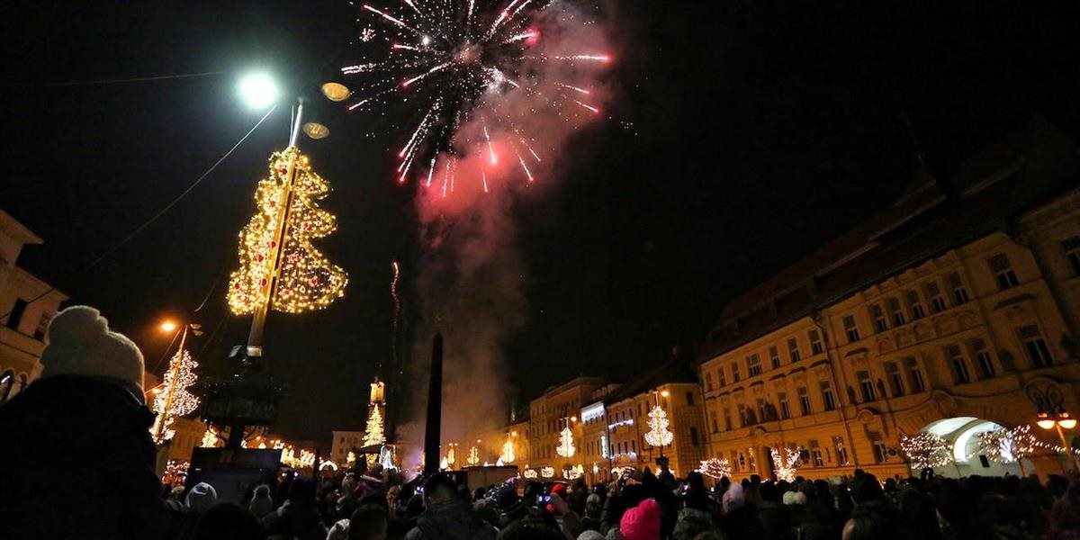 FOTO a VIDEO Novoročný ohňostroj prilákal tisícky ľudí: Banská Bystrica bude Európske mesto športu