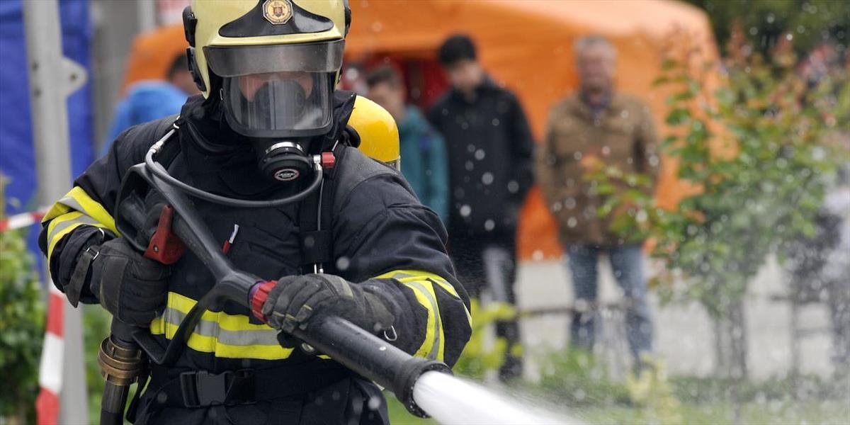 Na Betliarskej ulici v Bratislave horí vzduchotechnika, zasahujú tam hasiči