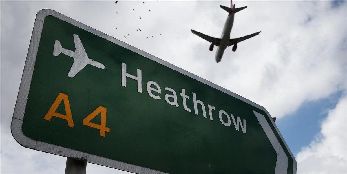 Na londýnskom letisku Heathrow zadržali muža podozrivého z terorizmu