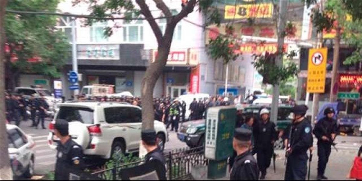 Útočník zranil v Číne nožom 12 škôlkarov