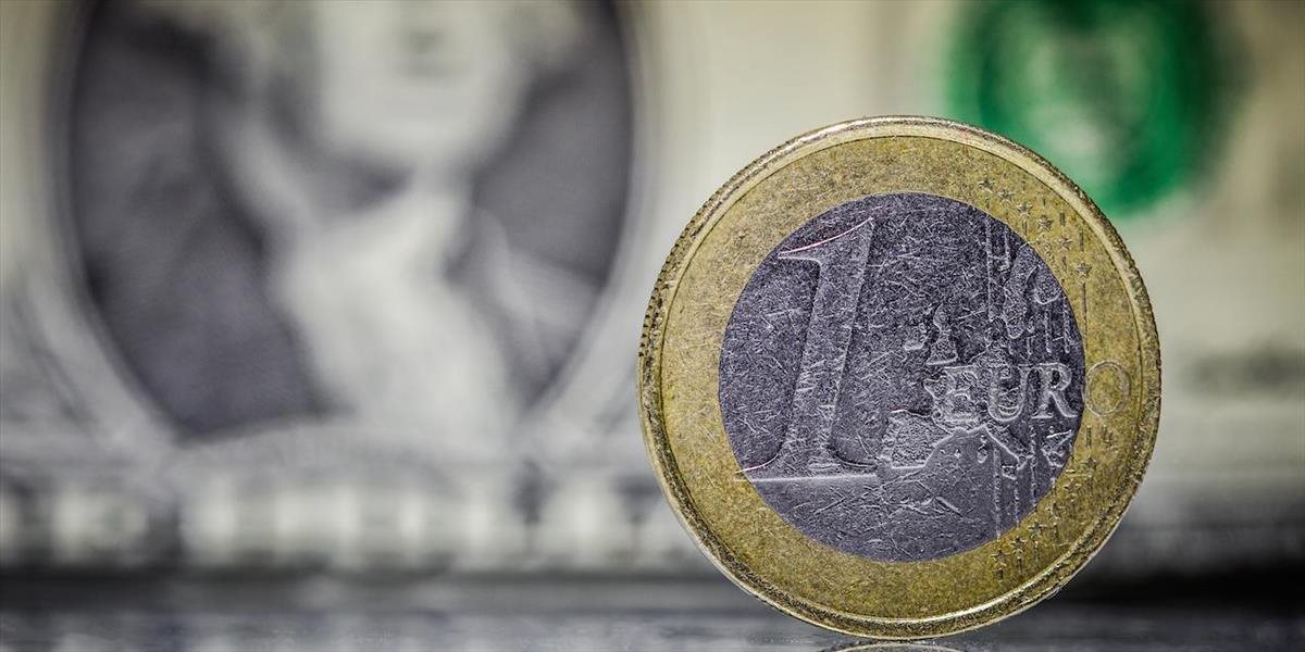 Kurz eura vzrástol na 1,0481 USD/EUR
