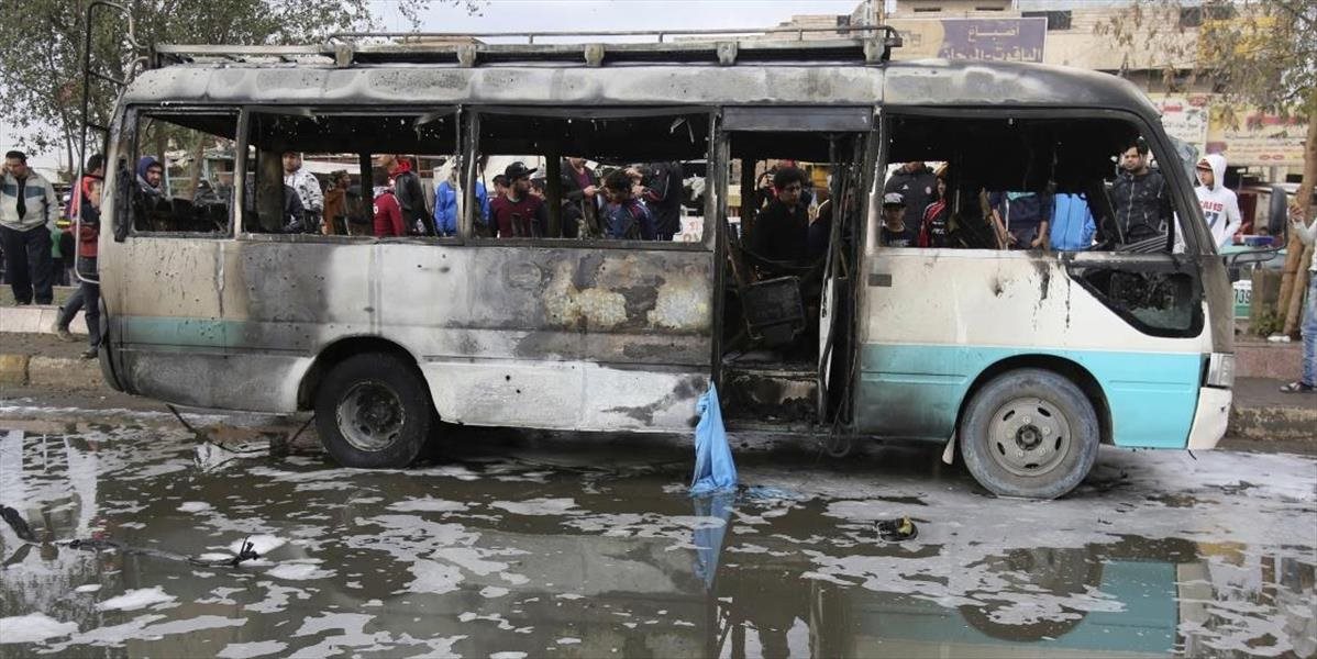 Bomba uložená v aute otriasla trhoviskom v Bagdade, najmenej 9 mŕtvych