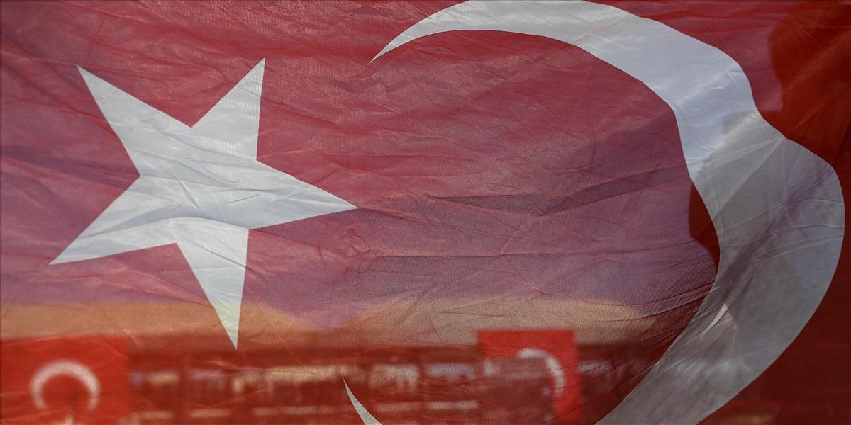 Turecko prepustilo v rámci poprevratových čistiek ďalšie tisícky zamestnancov