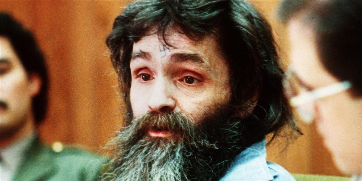 Charles Manson je po pobyte v nemocnici znova vo väzení