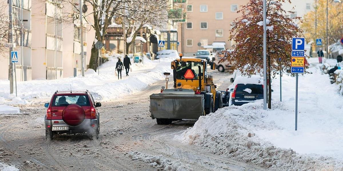 Noc priniesla aj v Čechách opäť silné mrazy: Sneh navyše komplikuje dopravu