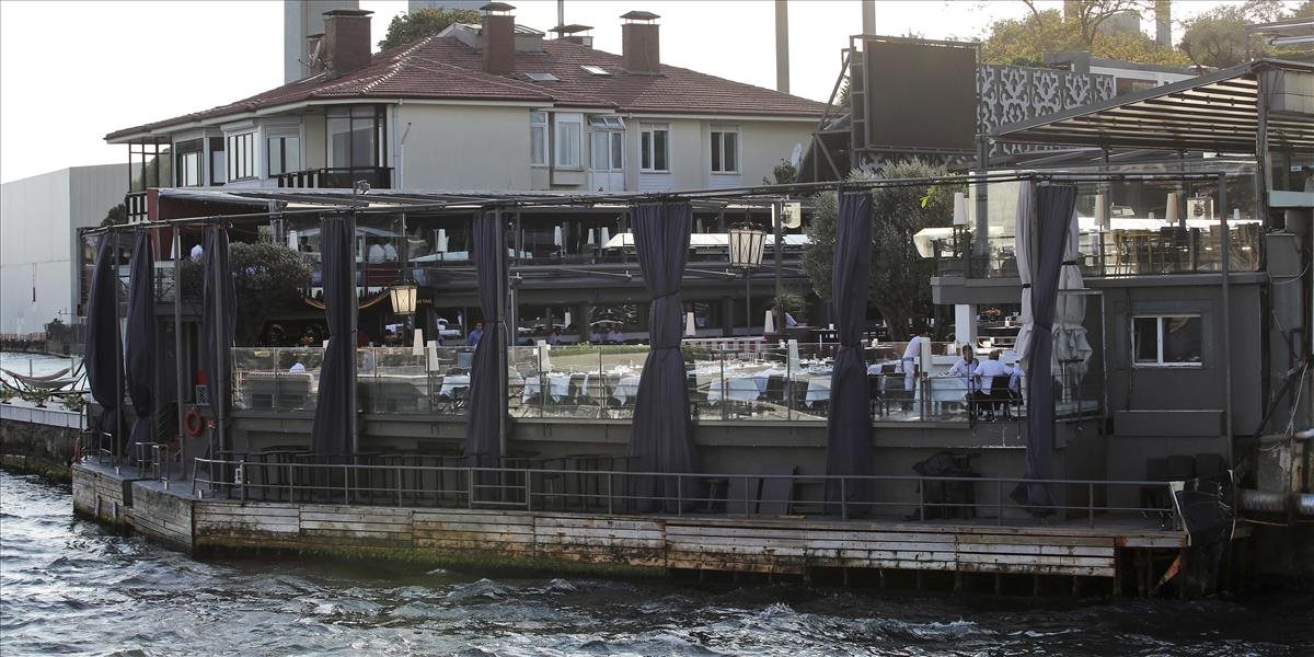 Turecká polícia tvrdí, že útok v klube v Istanbule spáchal muž uzbeckého pôvodu