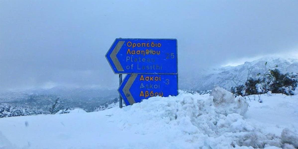 FOTO Extrémne chladné počasie v Európe pokračuje: Na Kréte napadol sneh po 40 rokoch