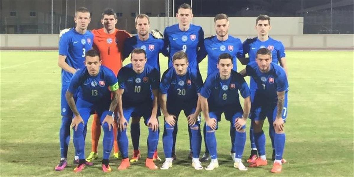 Slovensko s desiatimi v debutantmi v základe prehrali v Abú Zabí s Ugandou