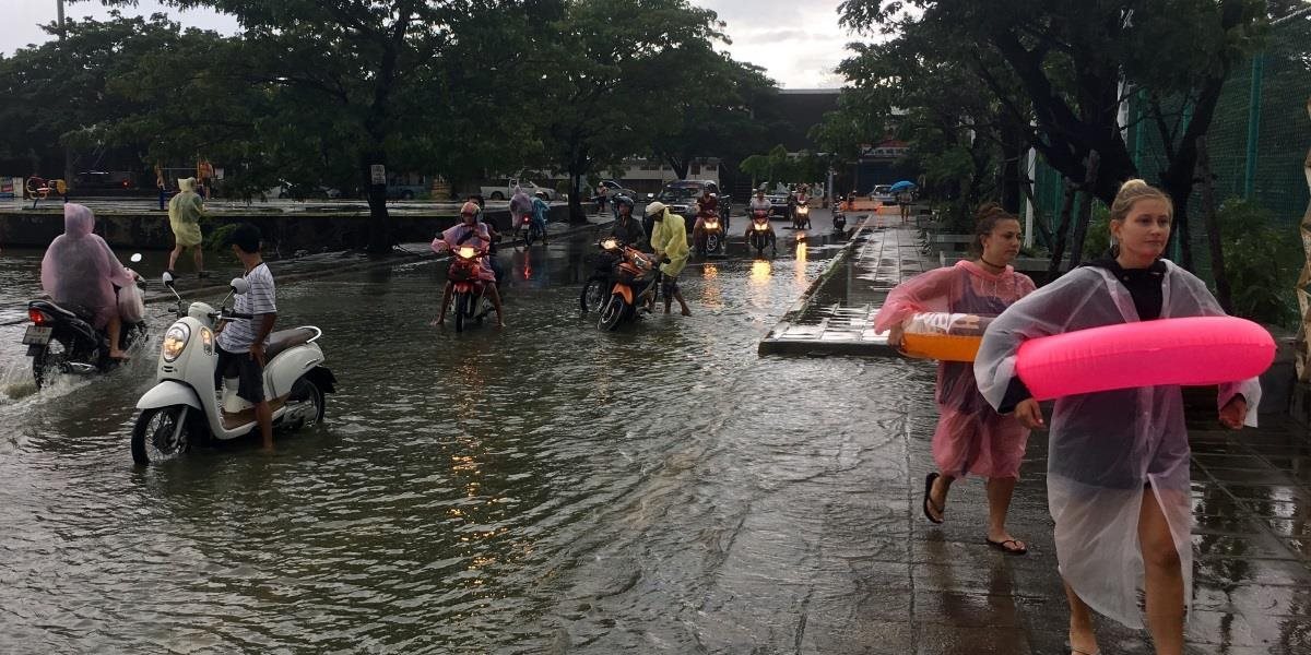 Záplavy na juhu Thajska si vyžiadali najmenej 21 obetí