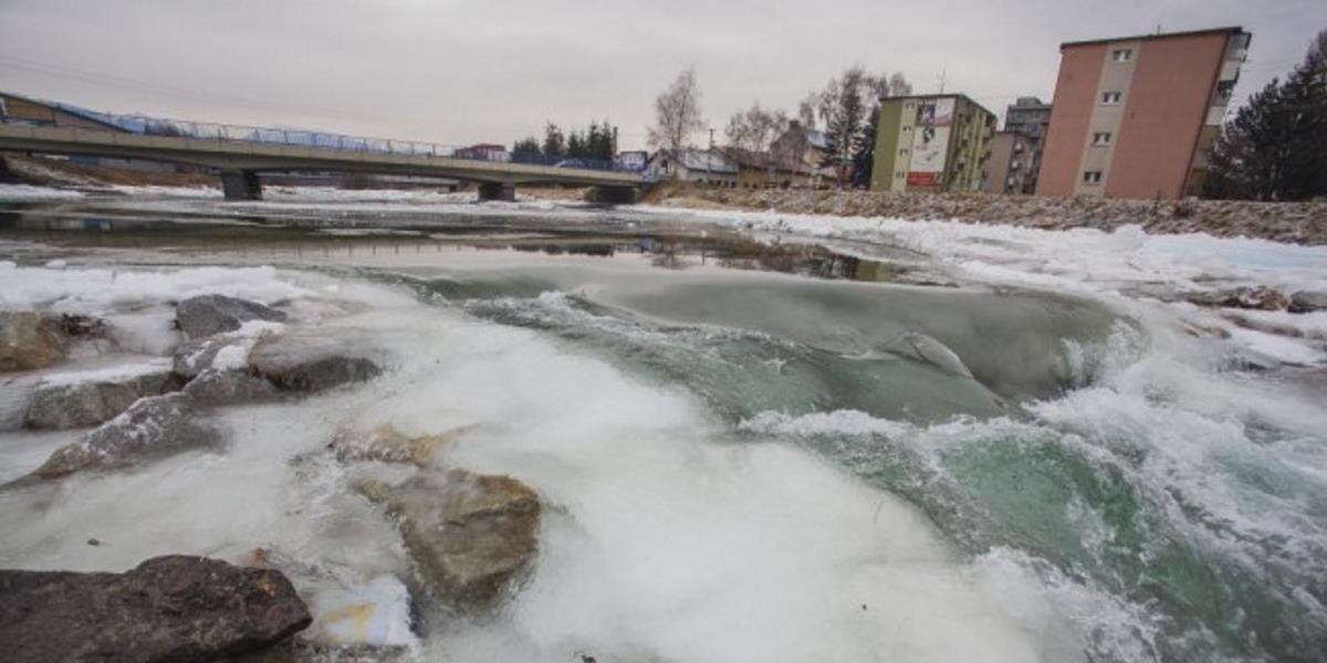 V okrese Liptovský Mikuláš hrozí ľadová povodeň, problémy sú zatiaľ vo Vyšnej Boci