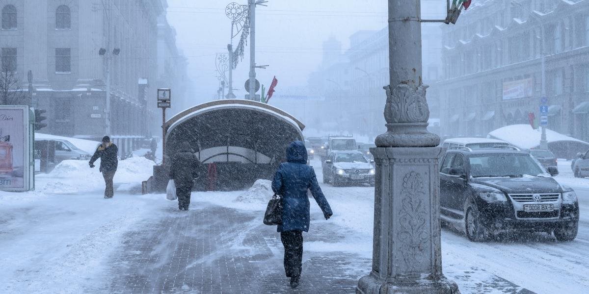 Ukrajinu a Bielorusko zasiahli silné mrazy, na podchladenie zomrelo 13 ľudí