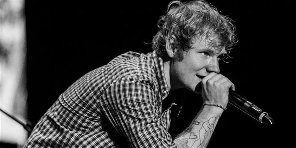 Spevák Ed Sheeran zverejnil dve nové skladby,dosiahol s nimi rekord v prehrávaní