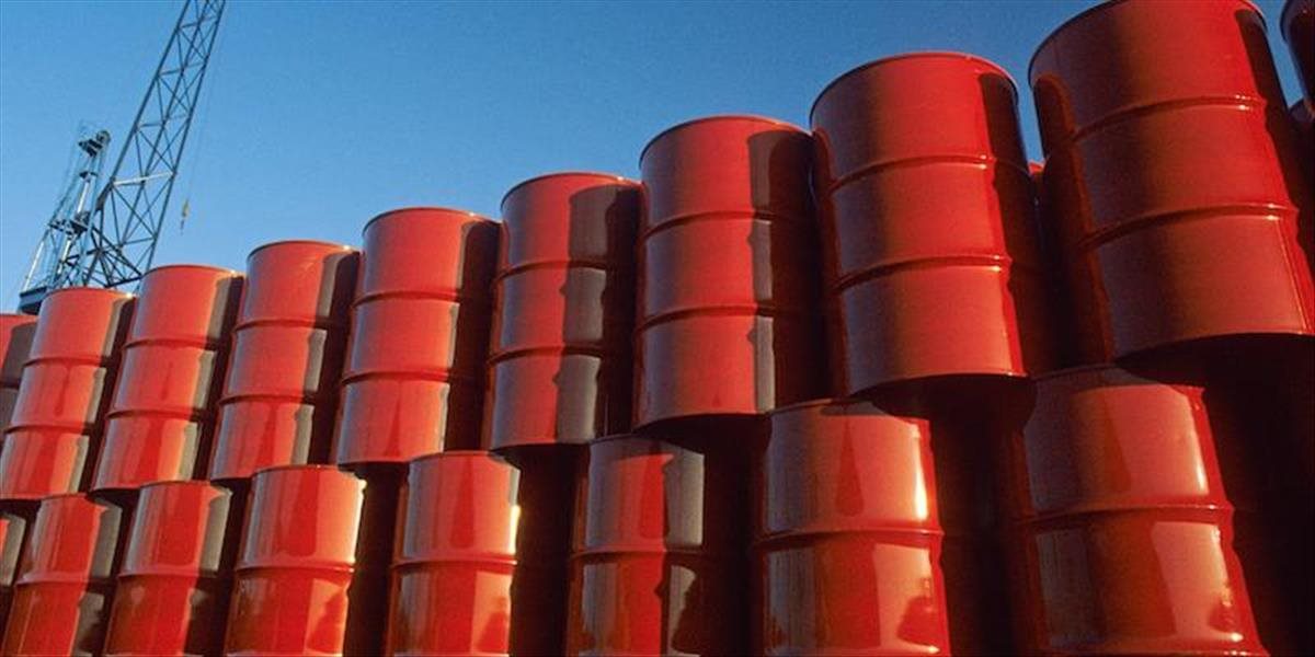 Ceny ropy stagnujú, americká WTI sa obchoduje po 52 USD za barel