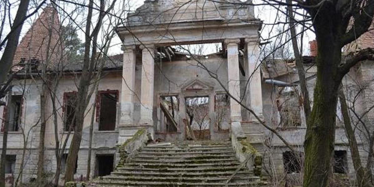Záchrana kaštieľa v Skároši je pre spor v nedohľadne, pamiatka sa mení v ruinu