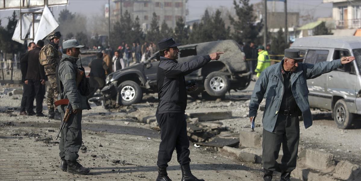 Pri parlamente v Kábule sa odpálili dvaja atentátnici, hlásia desiatky mŕtvych