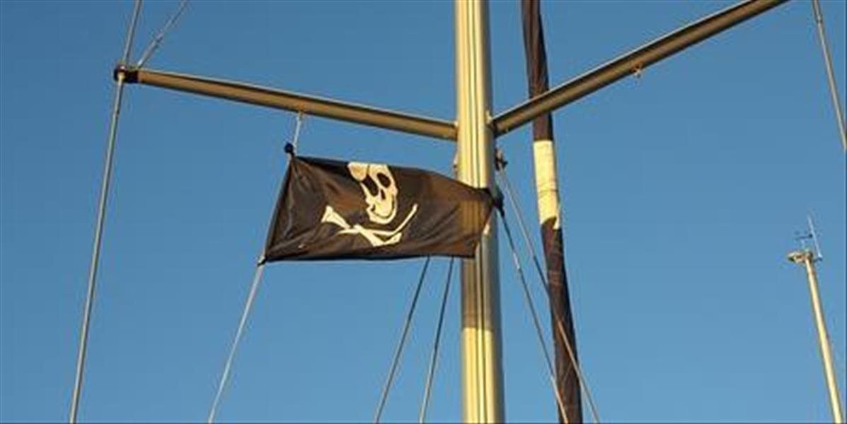 Námornú dopravu v medzinárodných vodách stále ohrozujú piráti
