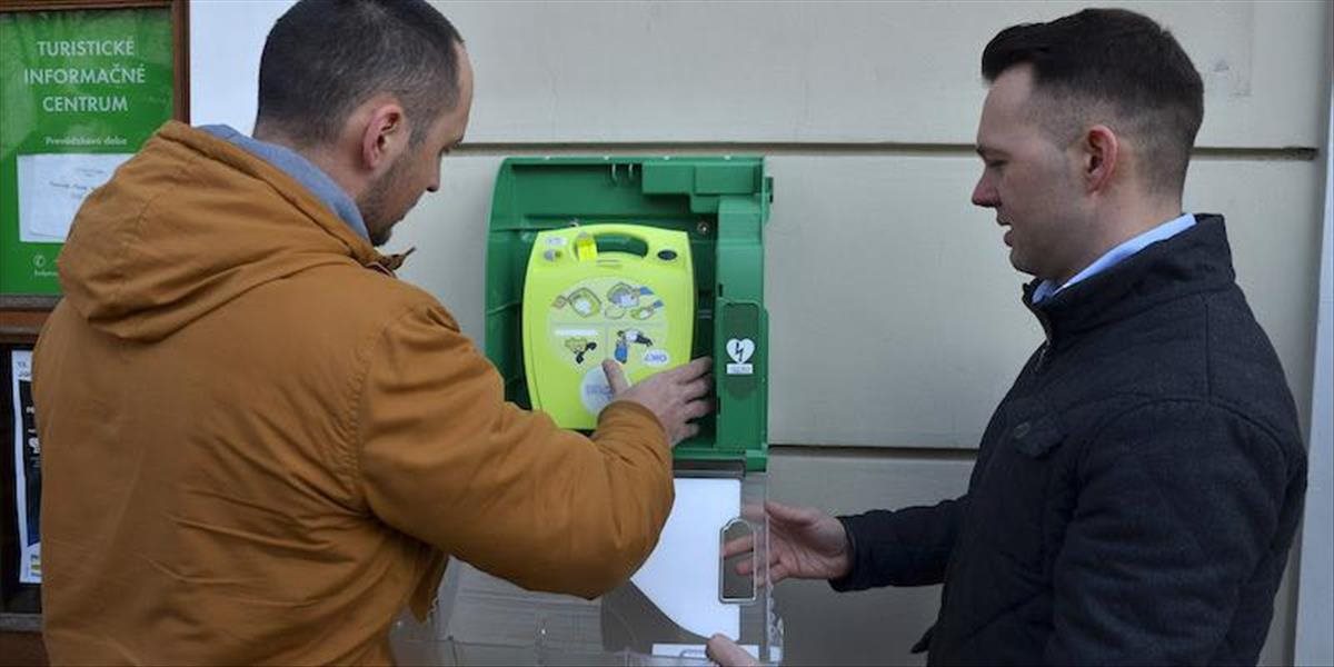 FOTO Špišská nová Ves má ako prvé mesto verejne dostupný defibrilátor