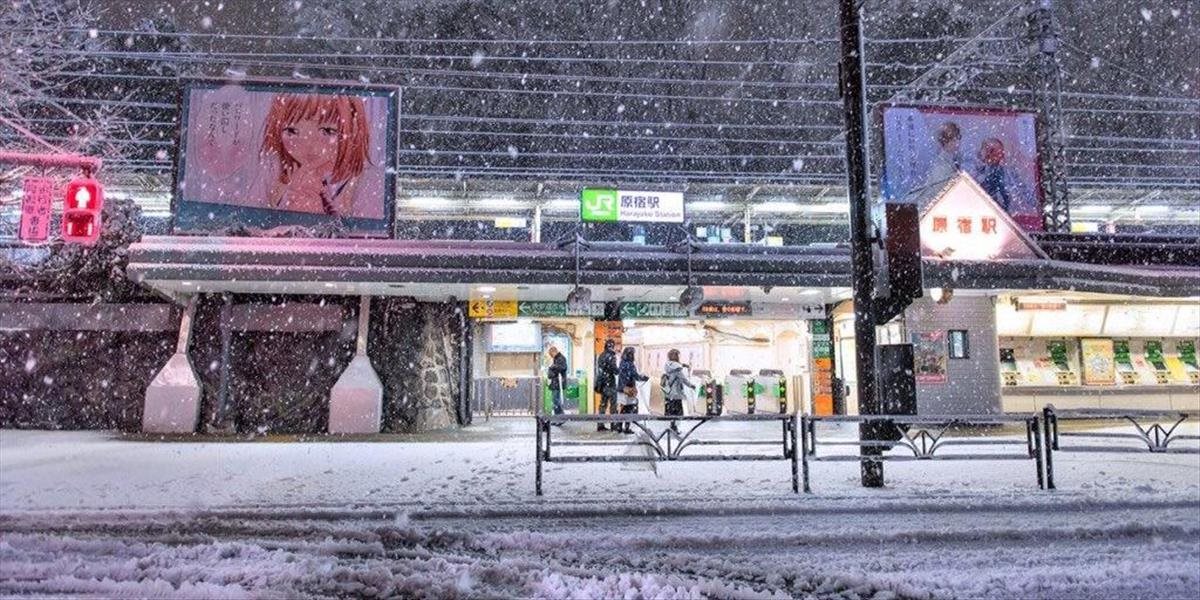 Severné Japonsko trápi mohutná snehová víchrica