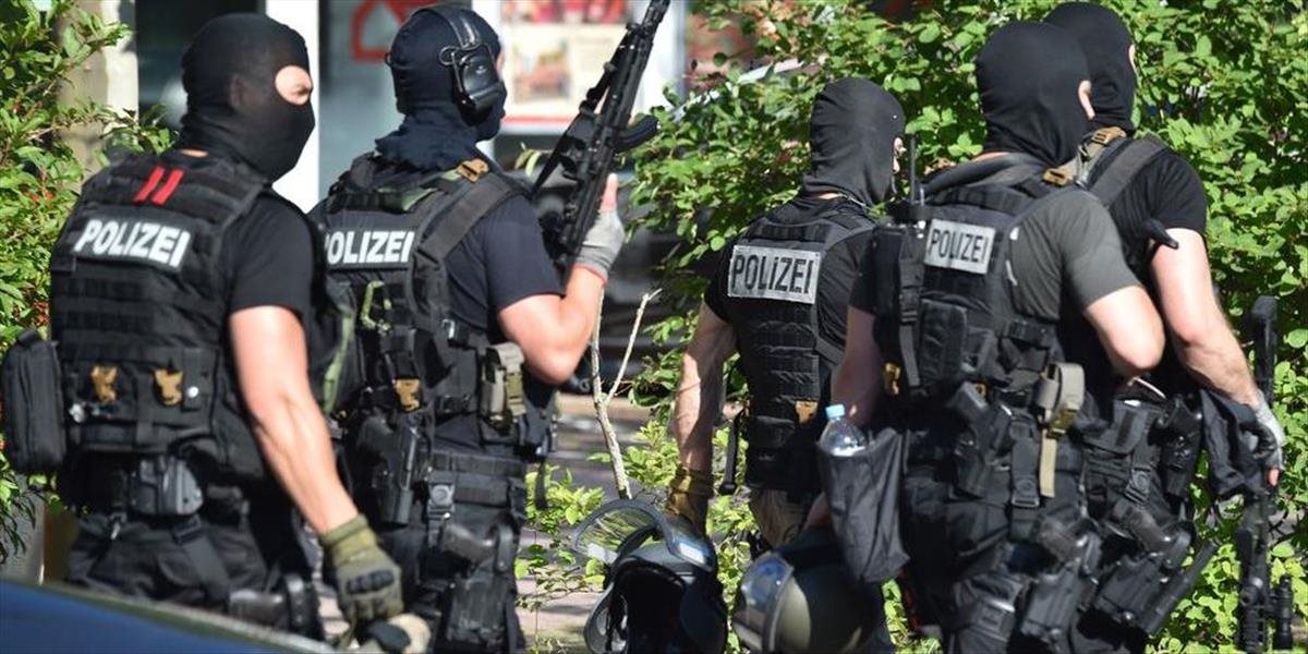 Viac ako 500 policajtov prehľadalo niekoľko objektov v Lipsku