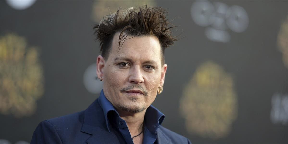 Johnny Depp zažaloval svojich bývalých finančných poradcov