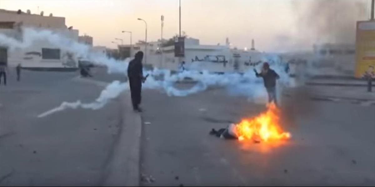 VIDEO Na Bahrajne vládne napätie: Po poprave moslimských útočníkov podpálili radnicu