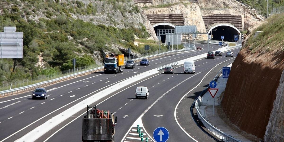 Diaľnice a rýchlostné cesty na Slovensku sú zjazdné