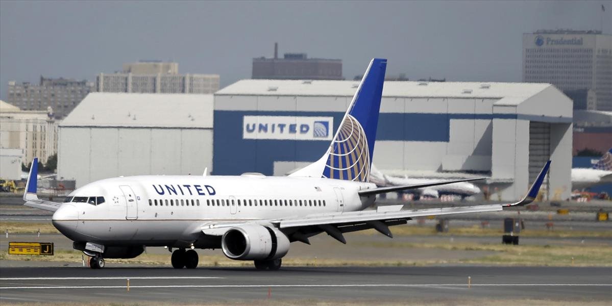 Zisk United Airlines sa prepadol o 52 %