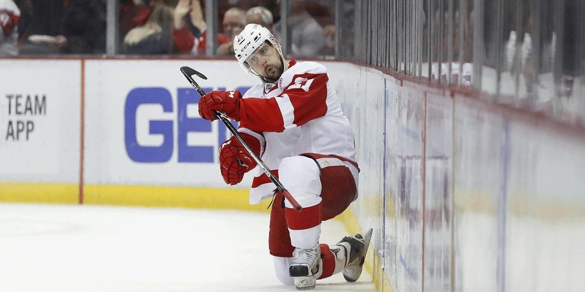 NHL: Kolaps Bostonu a fantastický výkon Tatara pri obrate Detroitu