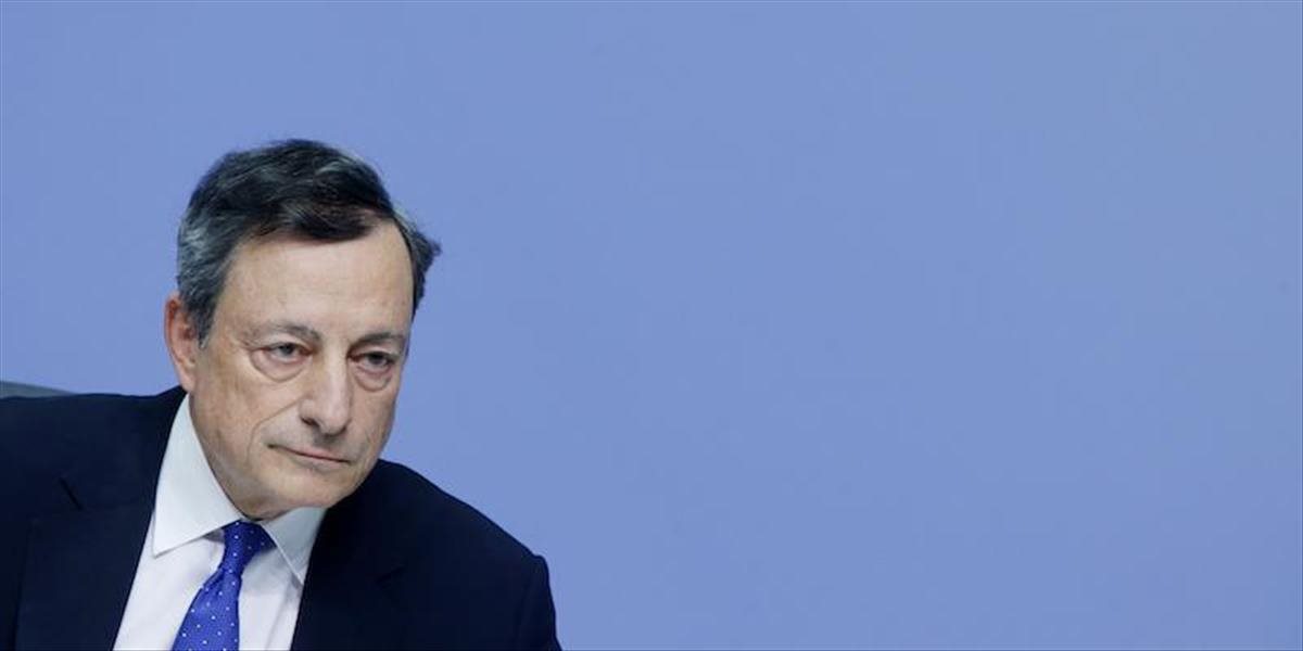 Draghi: ECB musí zatiaľ zotrvať pri uvoľnenej menovej politike