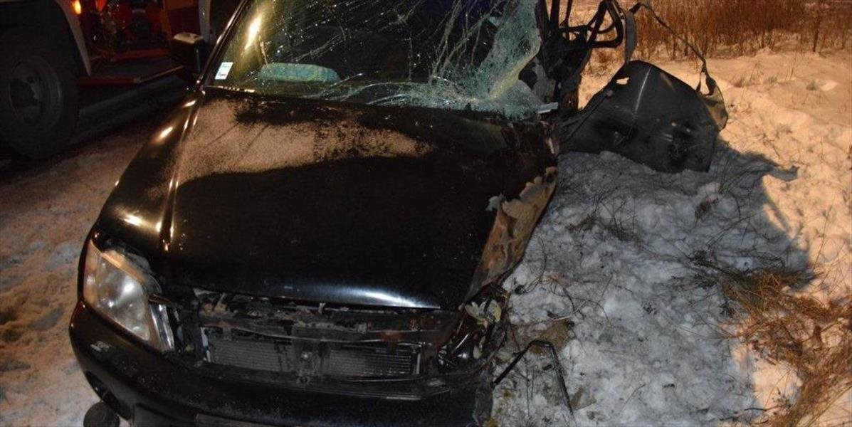 FOTO Tragická nehoda pri Zvolene: Zrážku auta s kamiónom neprežil vodič zo Sliača