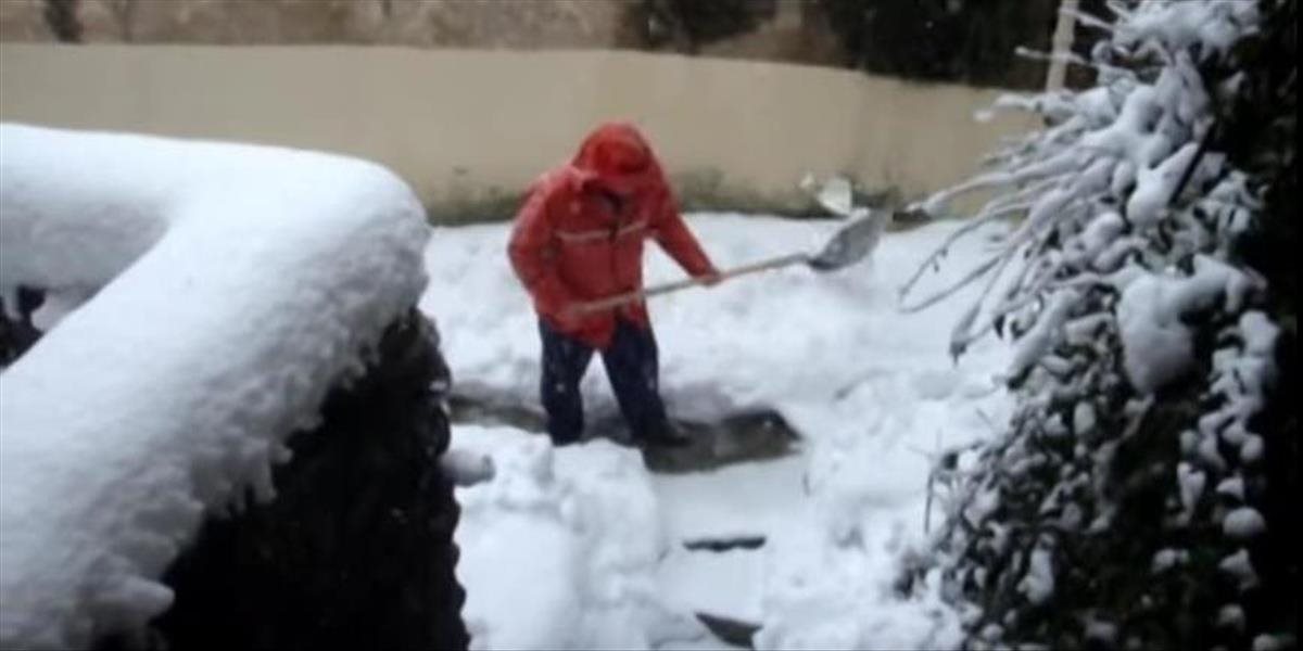 VIDEO Viacero osád na Korzike je kvôli snehu odrezaných od sveta