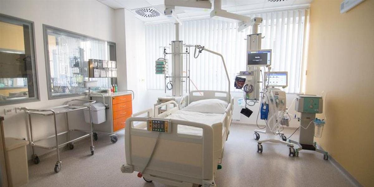 Ministerstvo zdravotníctva chce centrálne obstarať postele aj RTG techniku