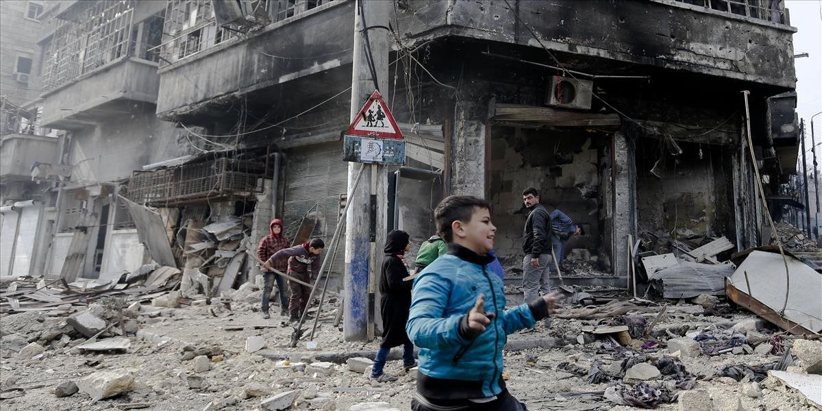 Pri bombovom útoku v utečeneckom tábore v Sýrii zahynuli štyria ľudia