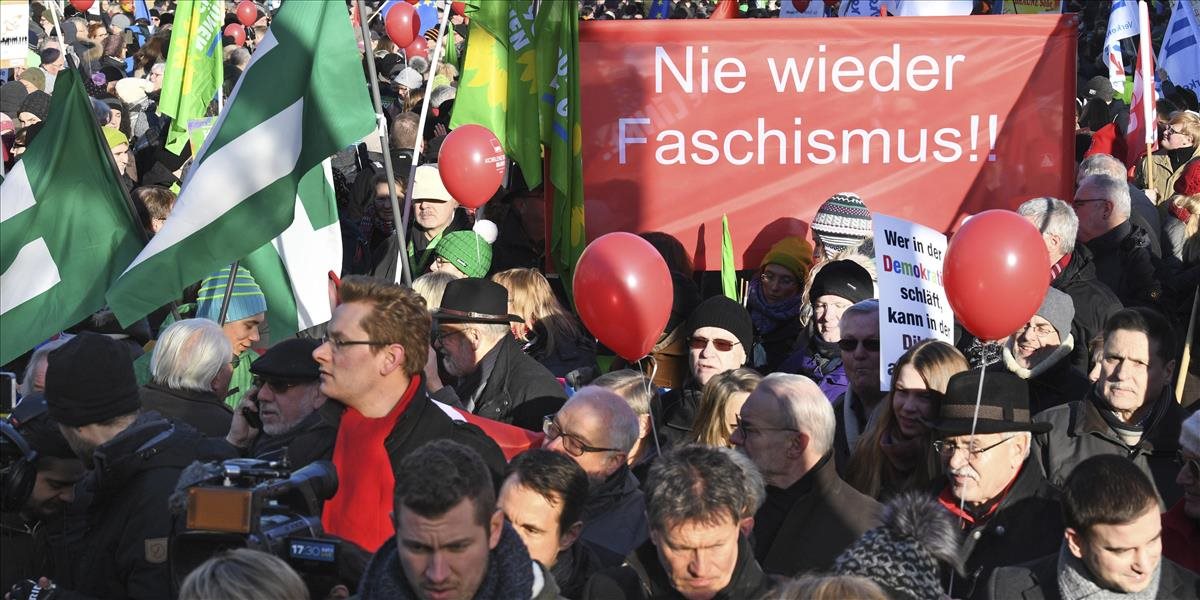 Proti pravicovým populistom protestovali v Koblenzi tisíce ľudí