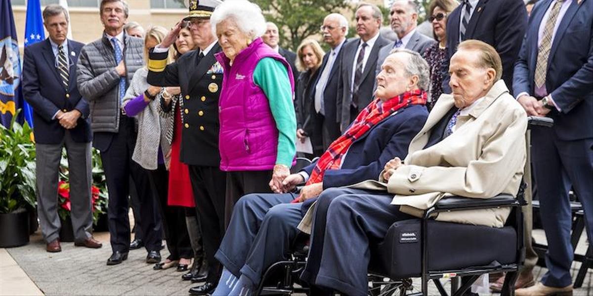 Stav exprezidenta Georgea Busha staršieho sa zlepšuje, jeho manželku prepustili z nemocnice