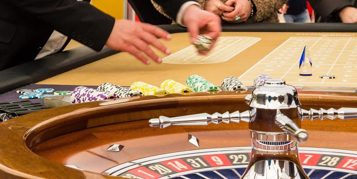 Mestskí poslanci v Bratislave prerokujú petíciu proti hazardu v meste