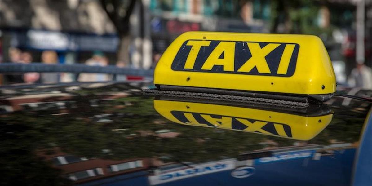 Polícia kontrolovala taxikárov v Petržalke
