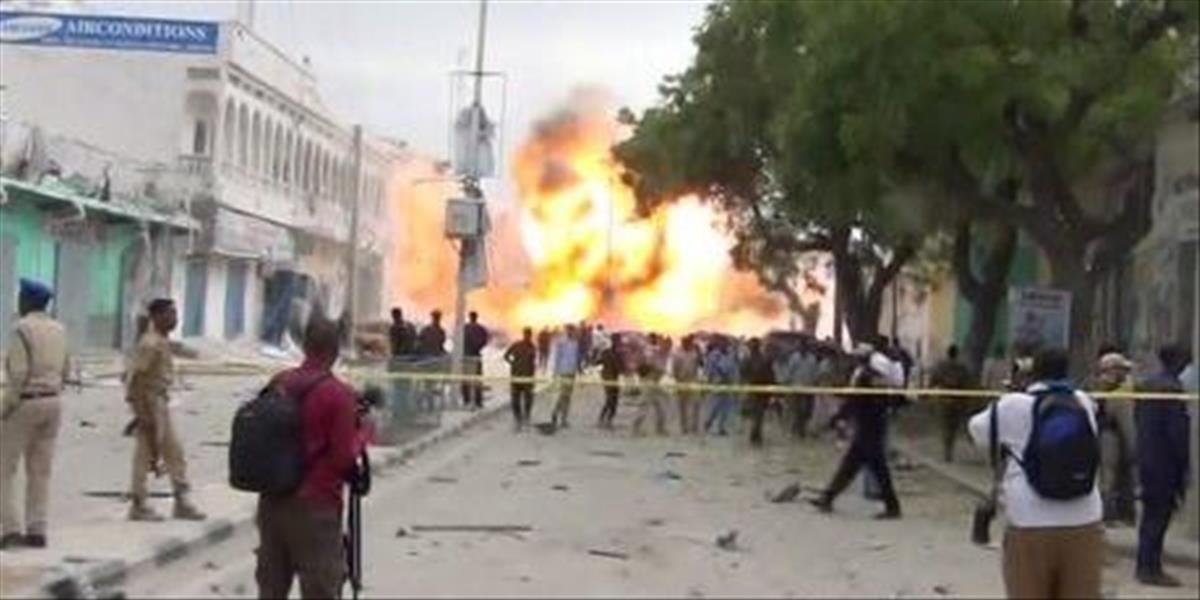 VIDEO Teroristický útok v Somálsku: Do obľúbeného hotela vtrhli ozbrojenci, hlásia 14 mŕtvych